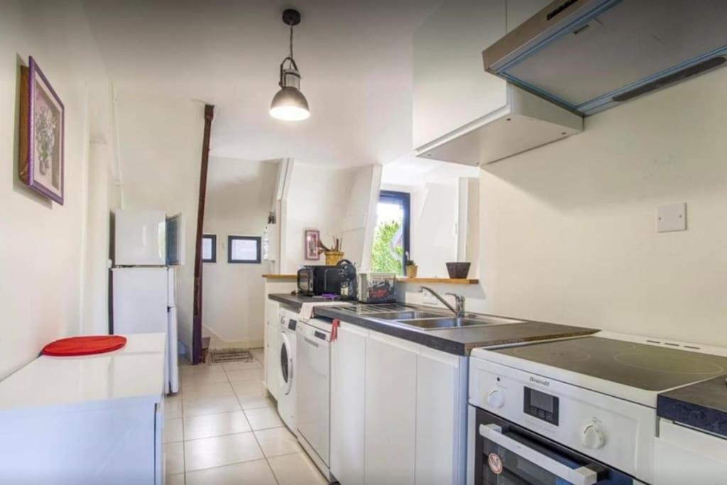 Vila Le Manoir Du Val Douvres-la-Délivrande Exteriér fotografie