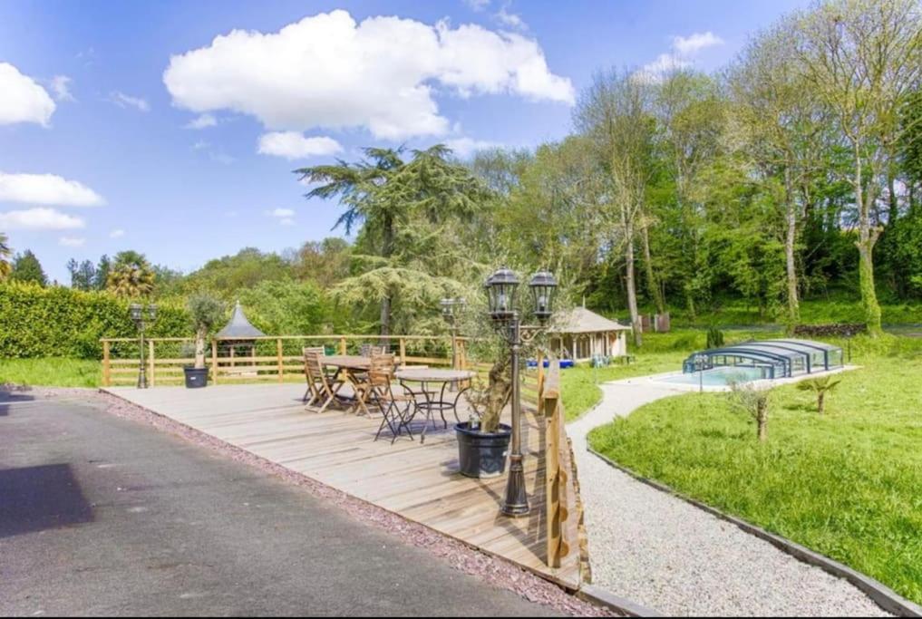 Vila Le Manoir Du Val Douvres-la-Délivrande Exteriér fotografie